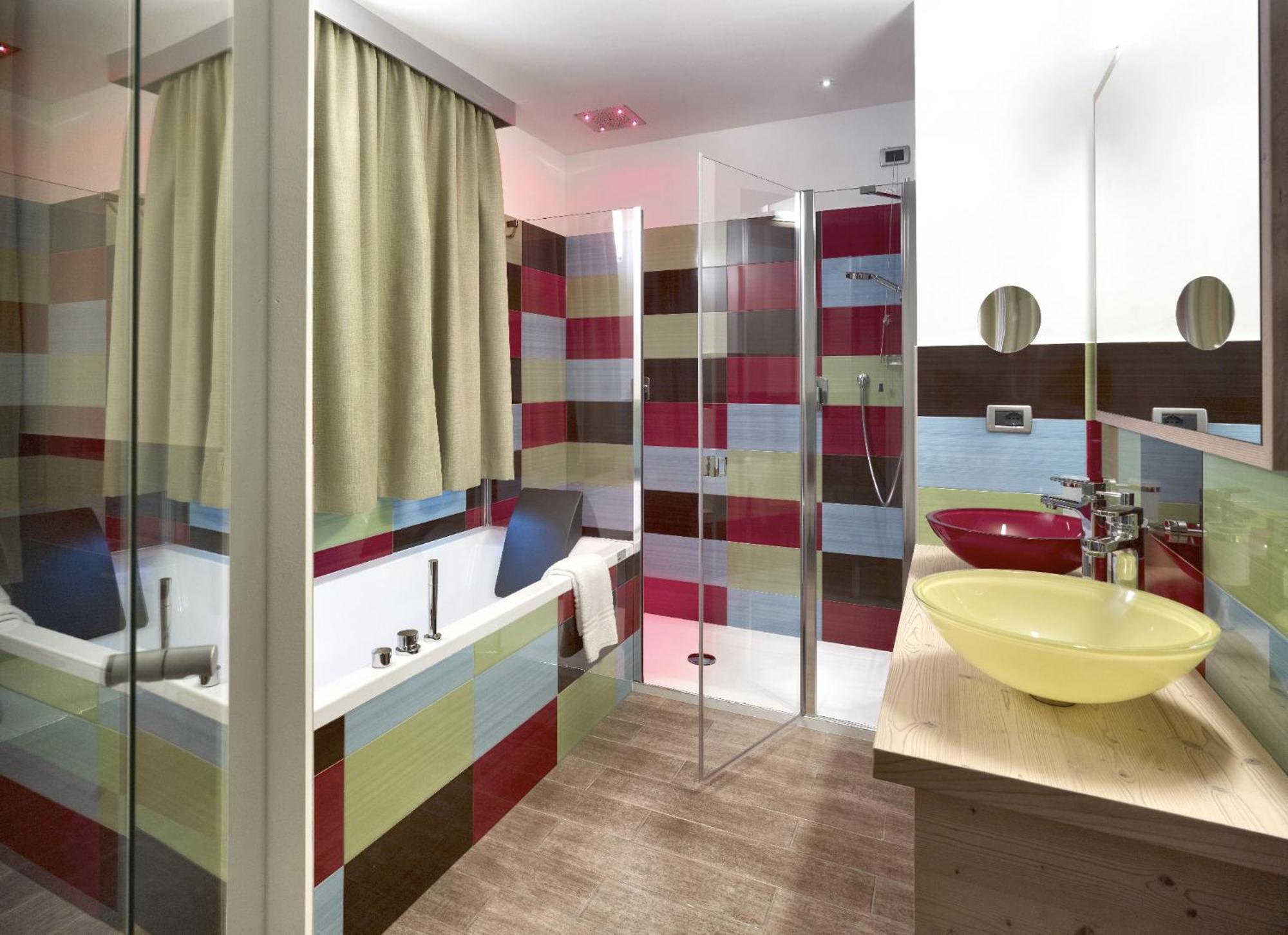 Color Home Suite Apartments Predazzo Exterior foto