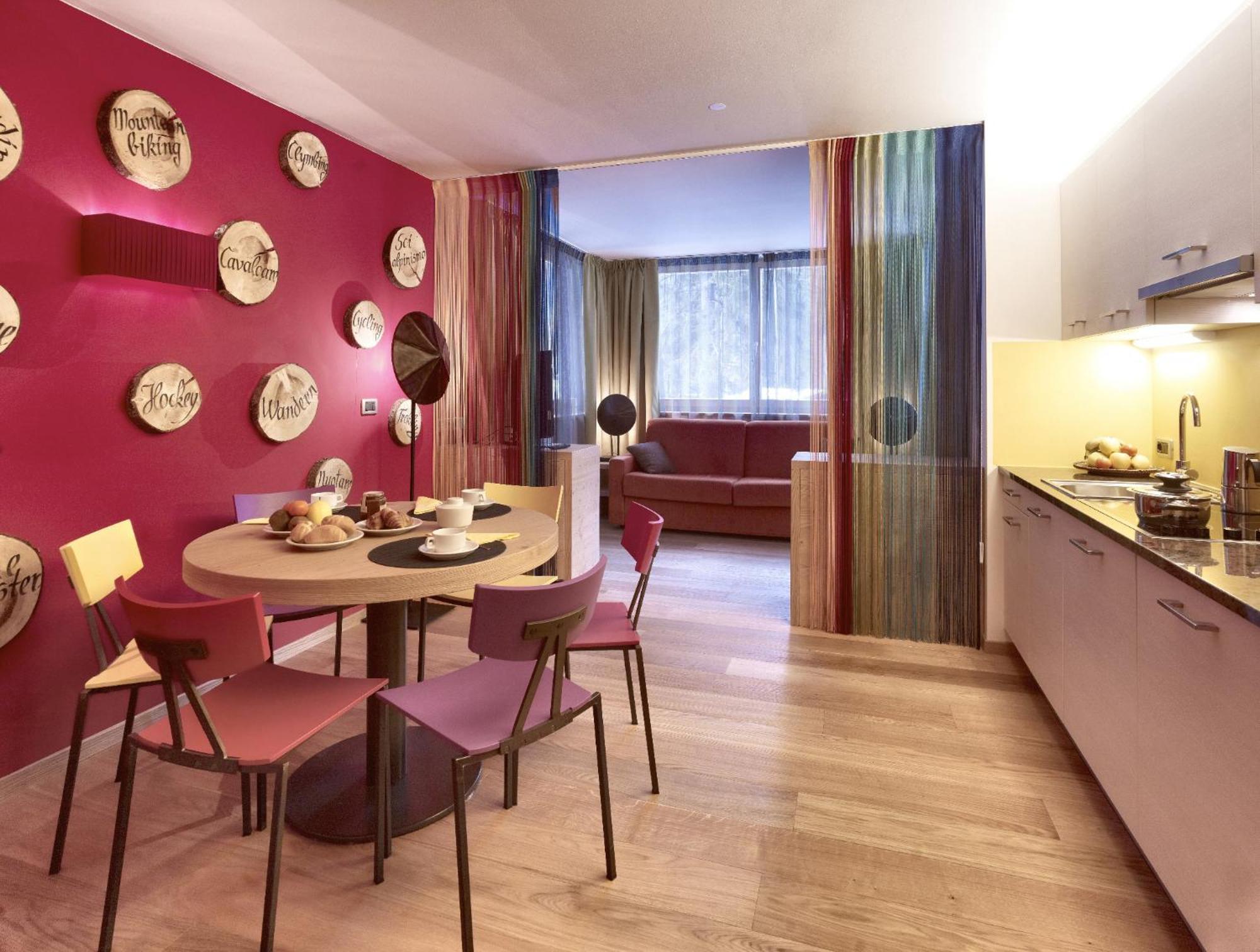 Color Home Suite Apartments Predazzo Exterior foto