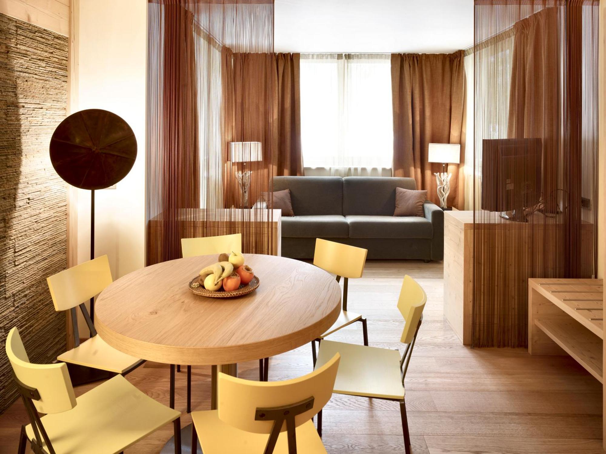 Color Home Suite Apartments Predazzo Exterior foto